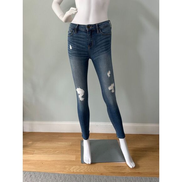 Hollister Women's Mid-Rise Ripped Light Wash Super Skinny Jeans size 0S, 24 - Picture 2 of 11